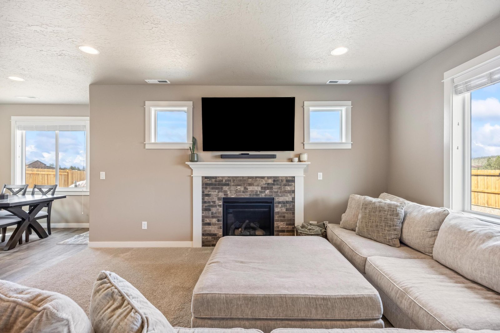 2513 NW Upas Way photo 5