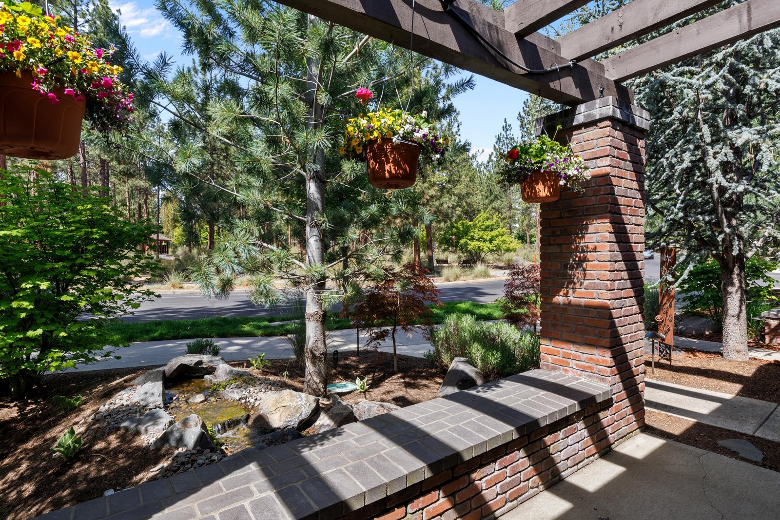 2563 NW Crossing Drive photo 4