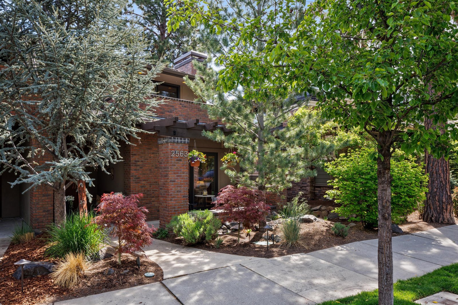 2563 NW Crossing Drive photo 5