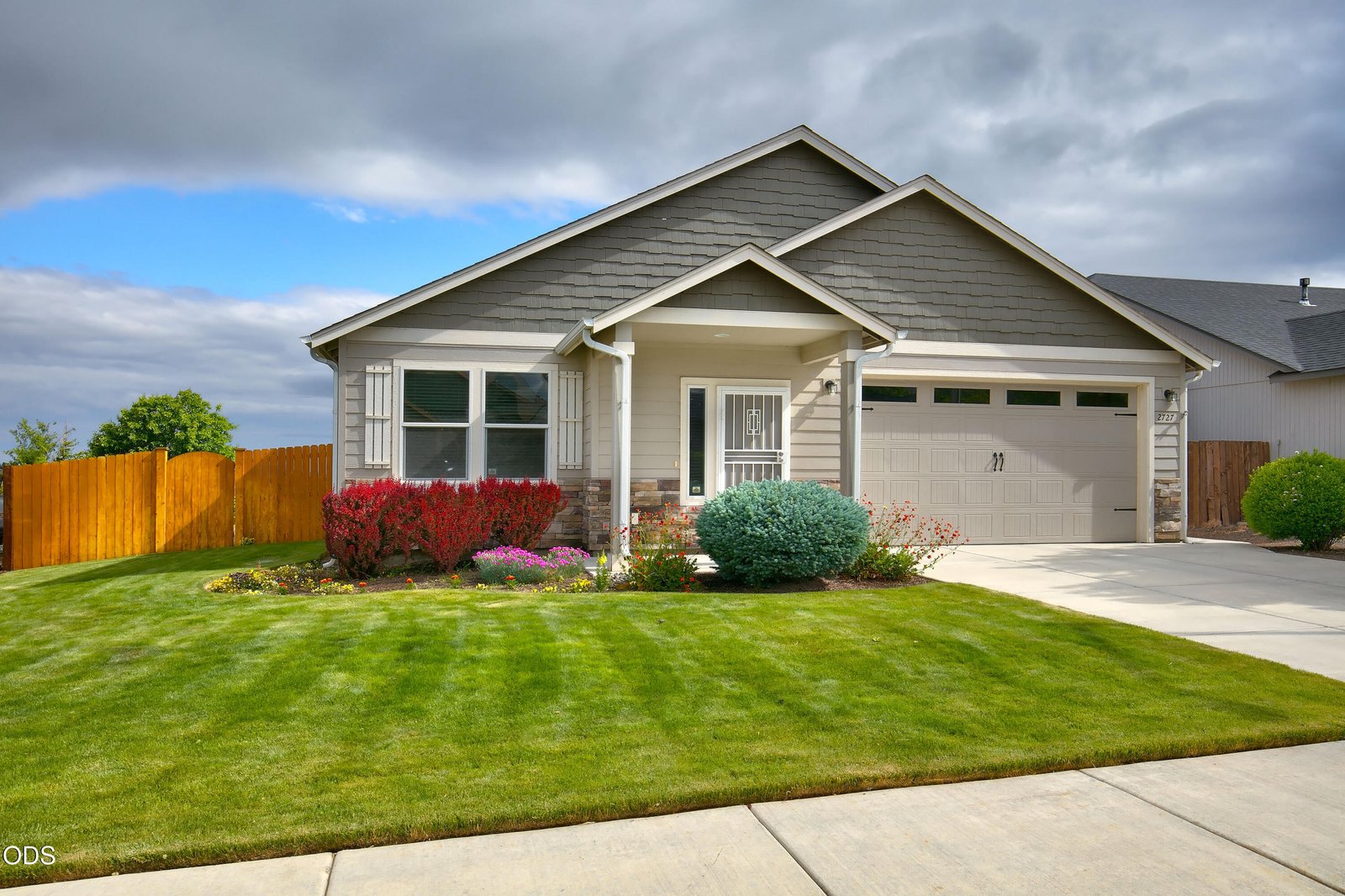 2727 NE 6th Drive — Redmond, OR