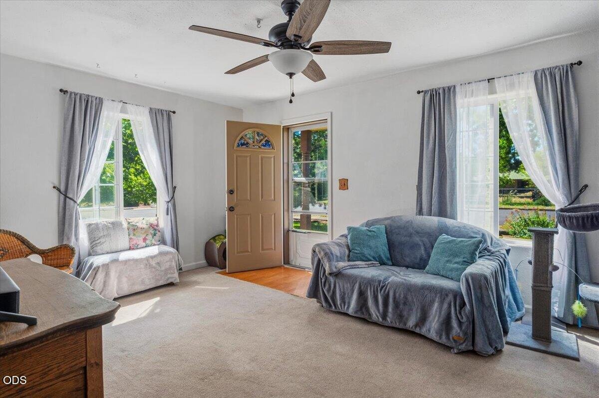 303 NW Birch Avenue photo 4
