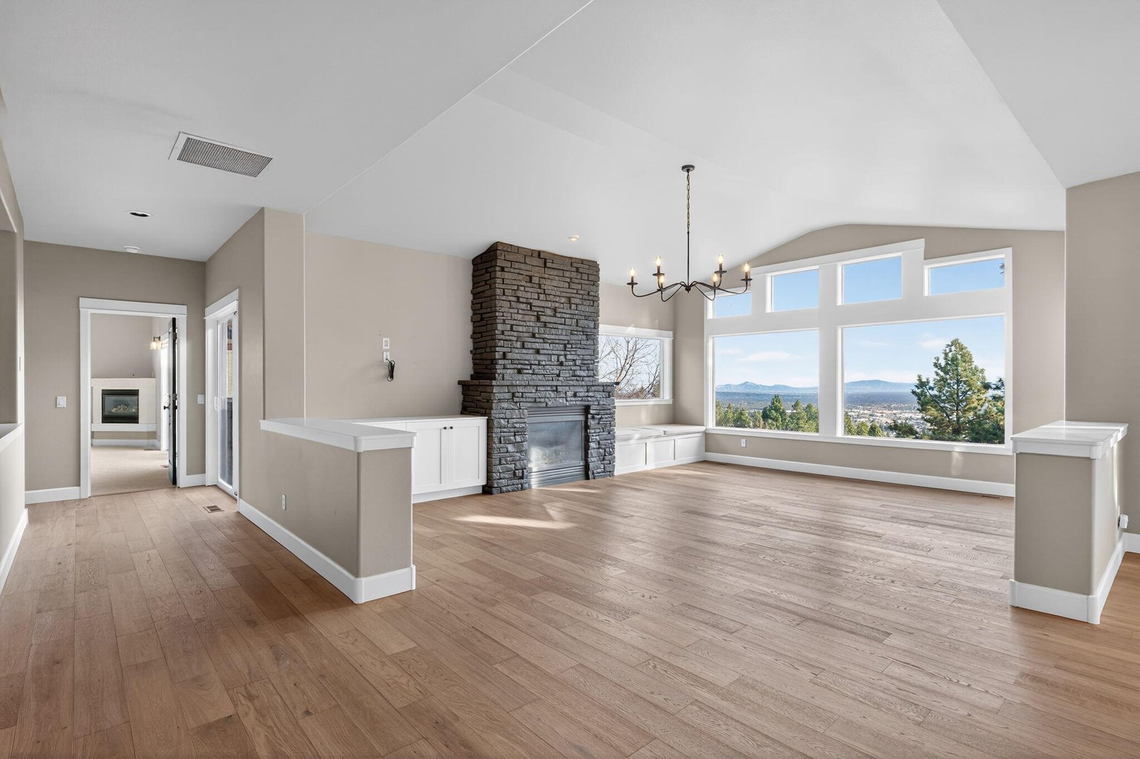 3122 NW Colonial Drive — Bend, OR