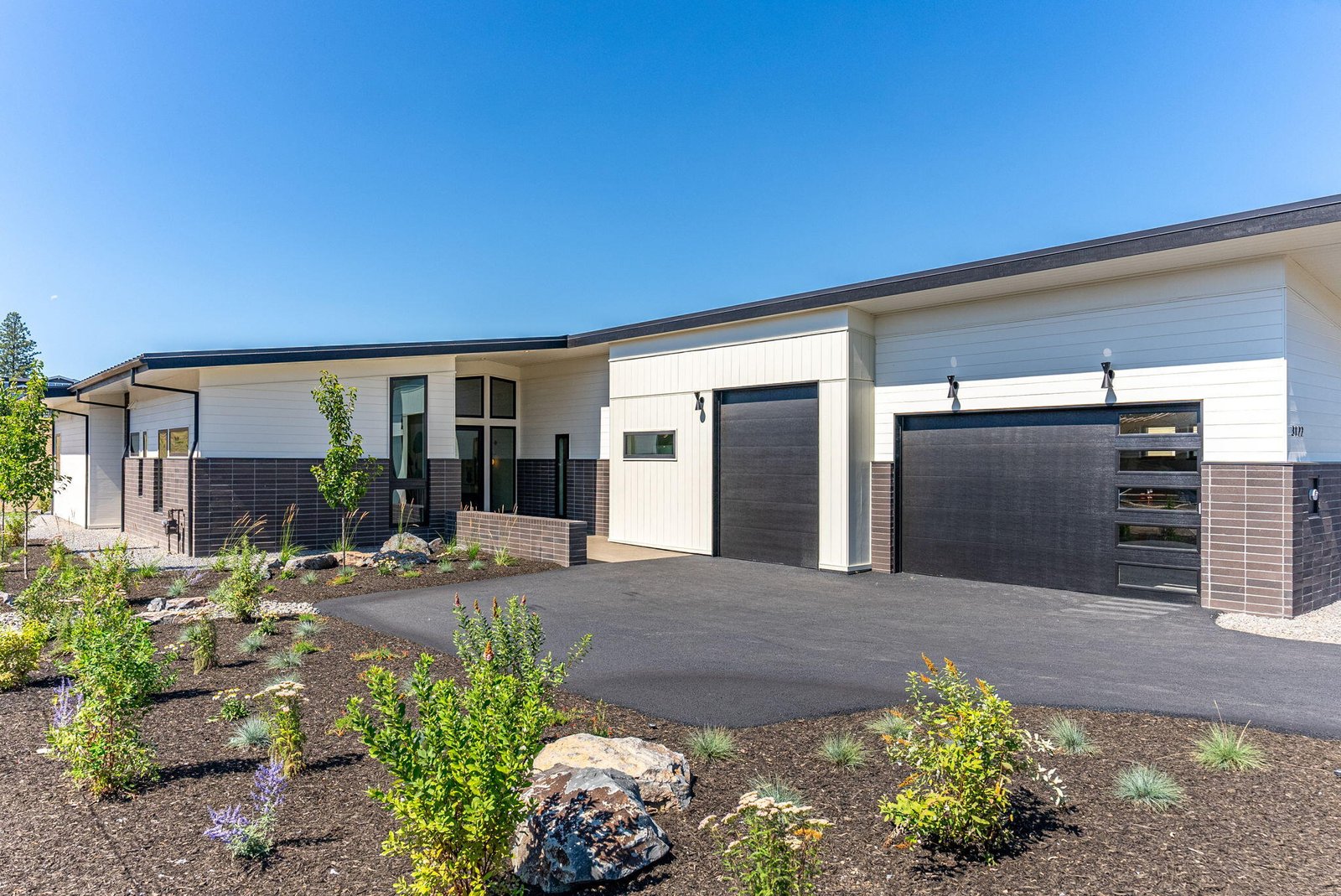 3122 NW Crossing Drive photo 3