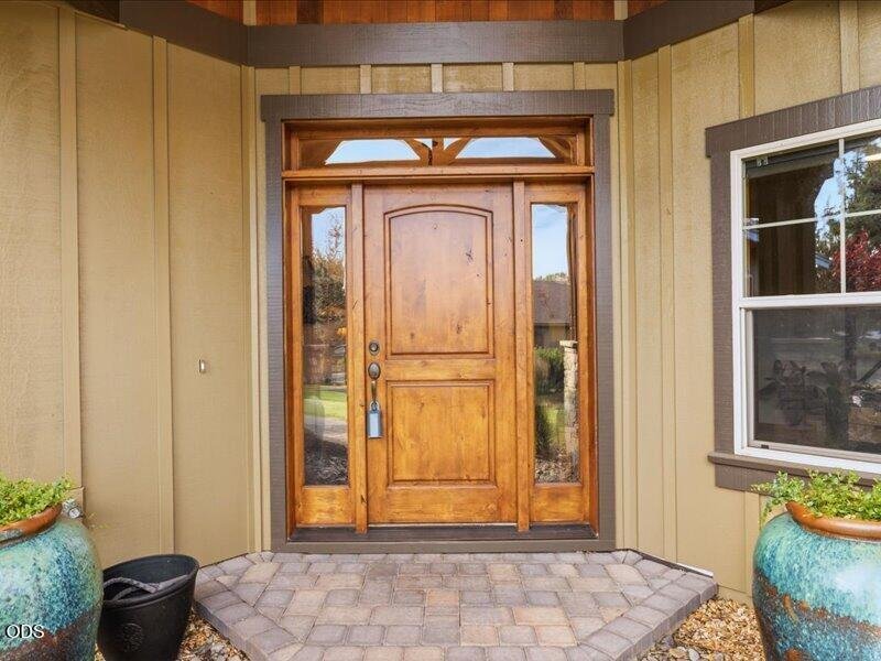 360 Vista Rim Drive photo 2