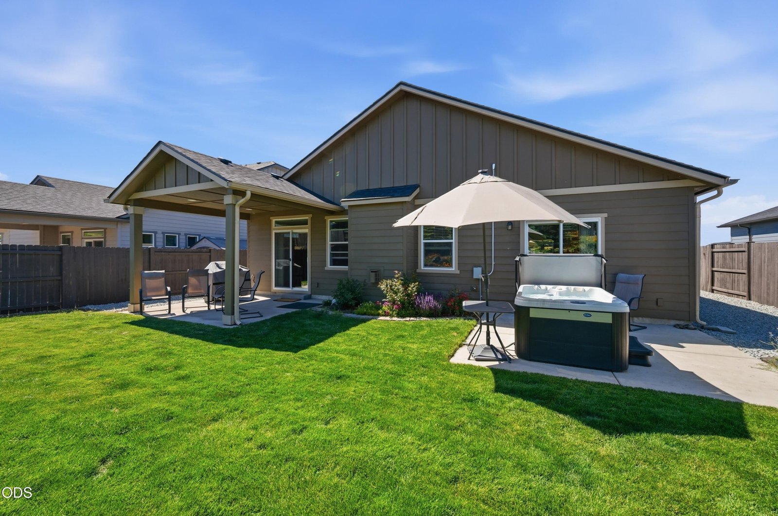 4452 SW Salmon Place photo 4