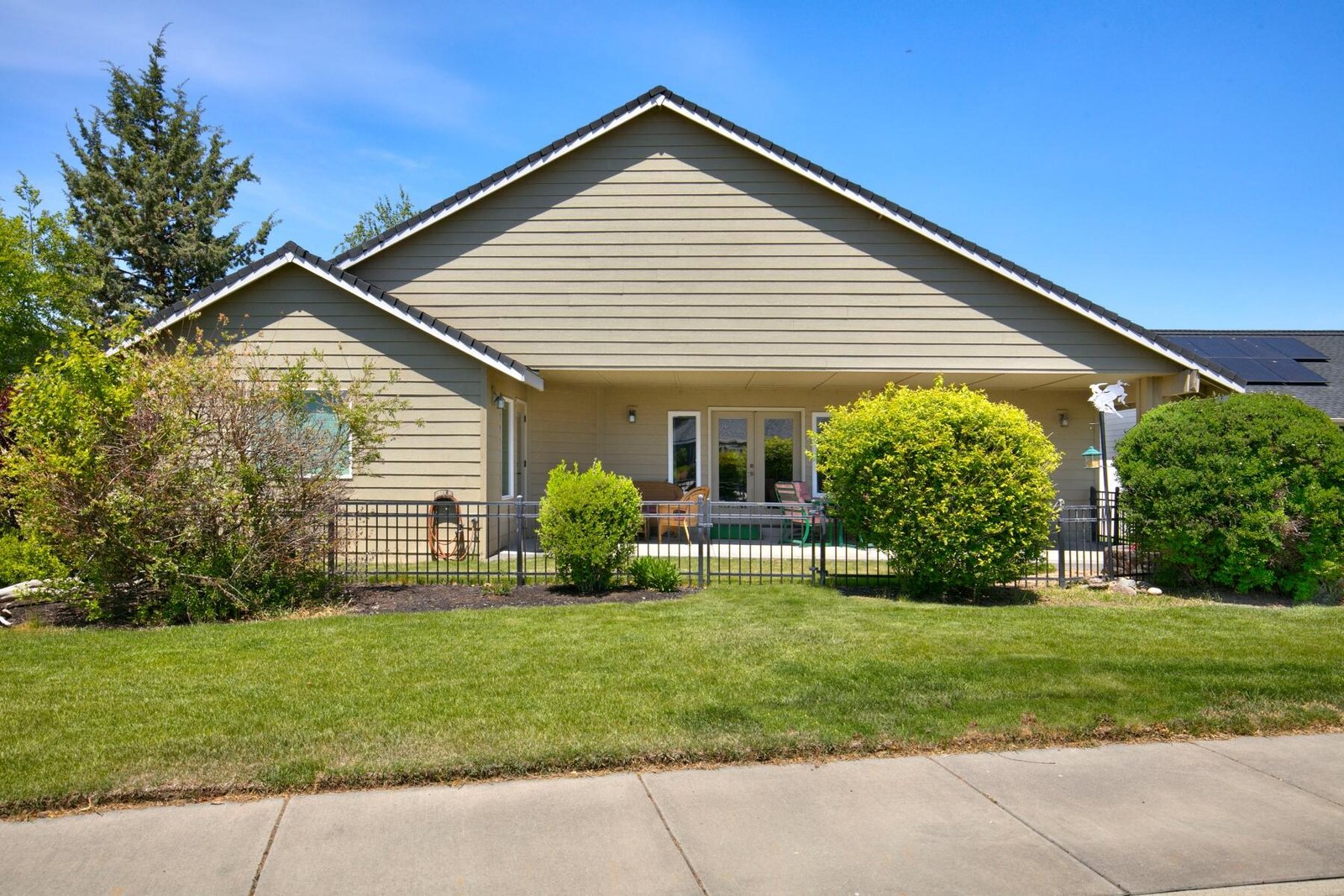 4460 SW Trevino Court — Redmond, OR