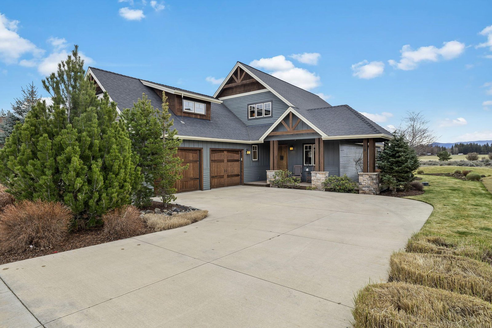 481 W Hope Avenue — Sisters, OR