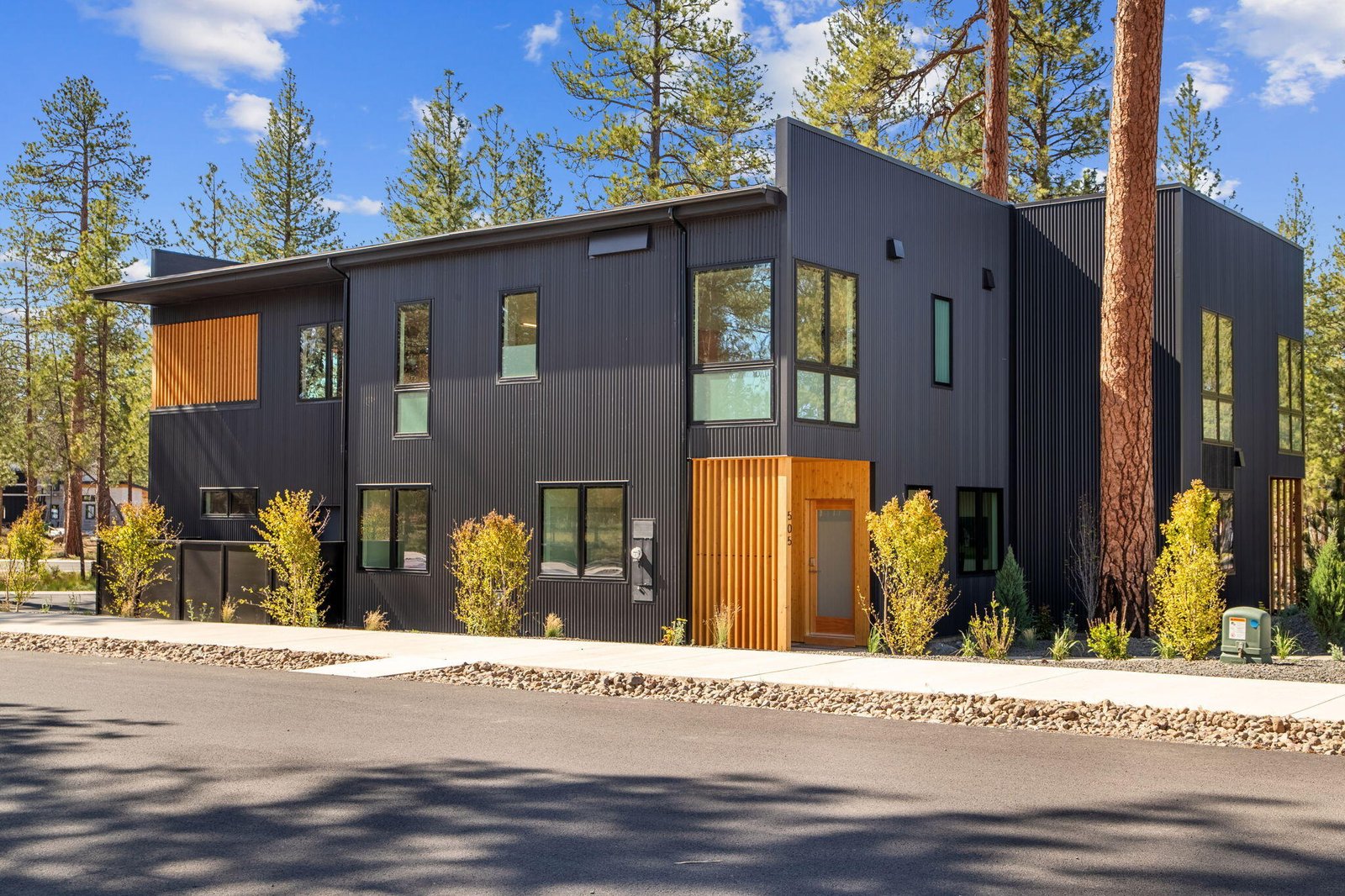 505 N Pine Street photo 2