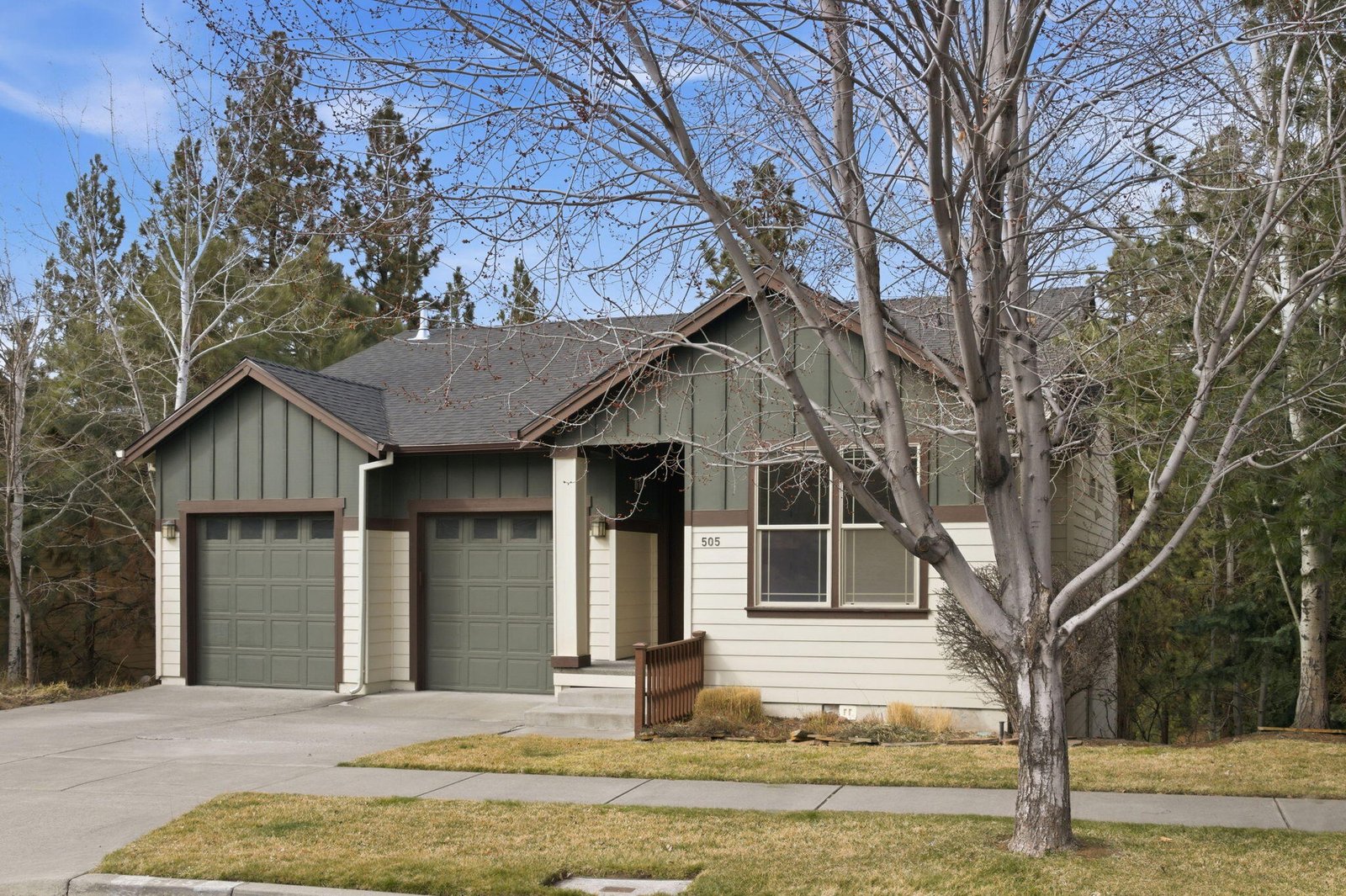 505 NW Flagline Drive photo 2