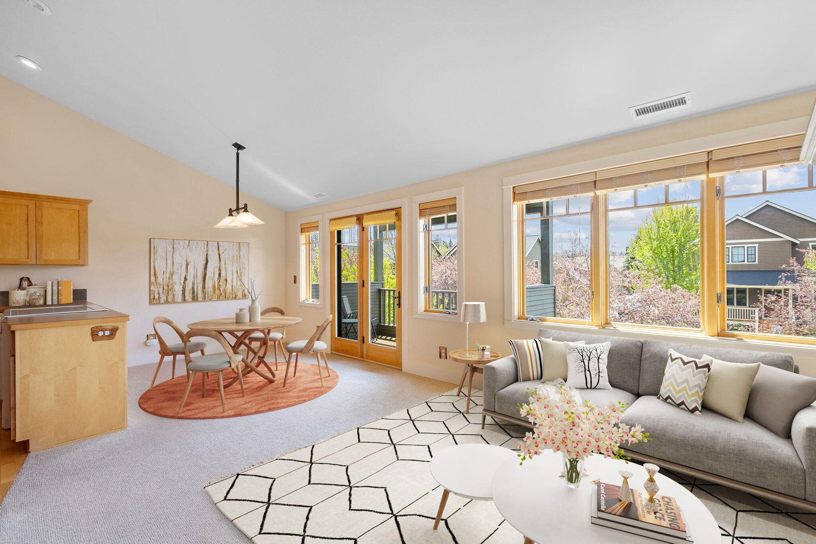 566 W Jefferson Avenue photo 3