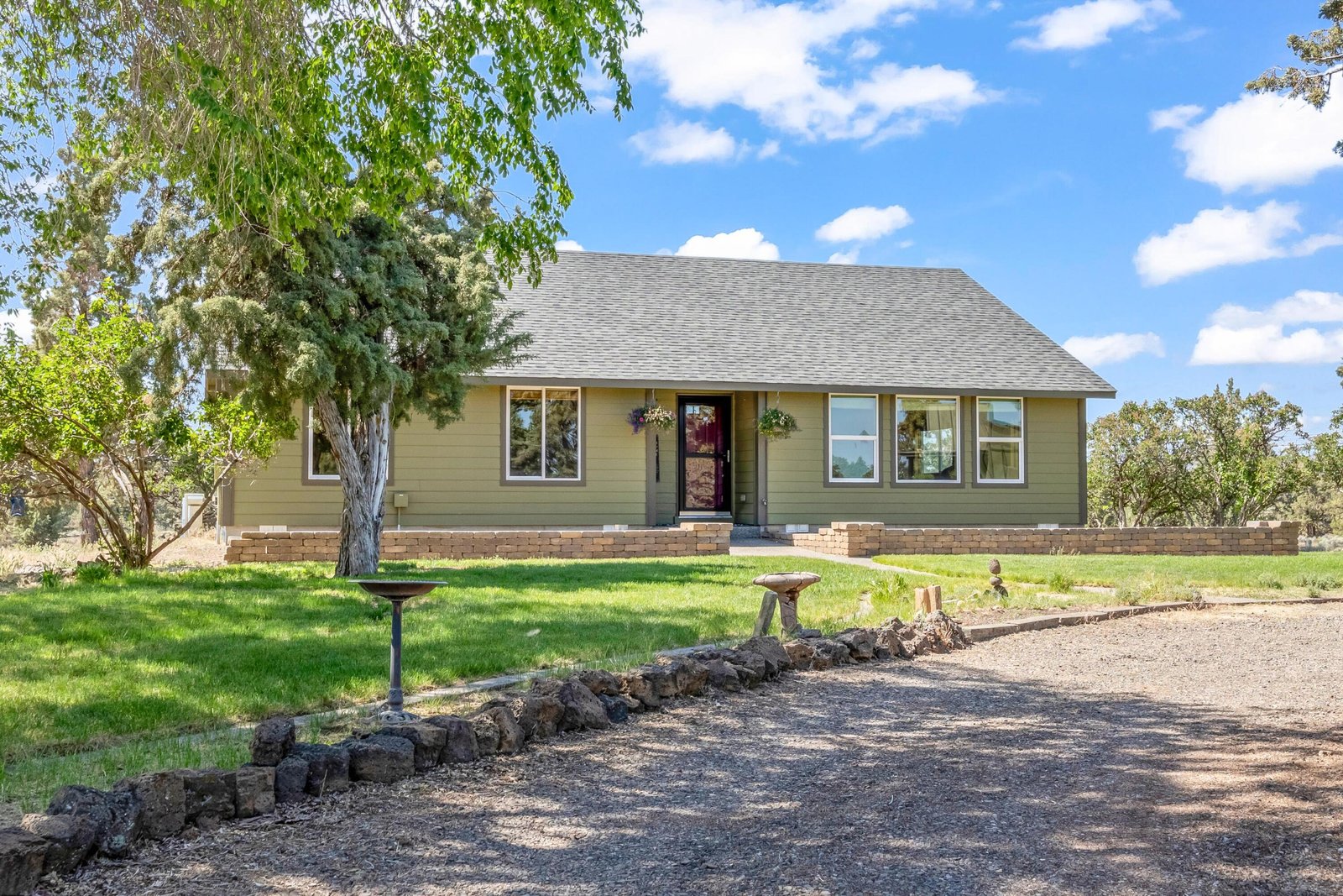 5677 NW 49th Street — Redmond, OR