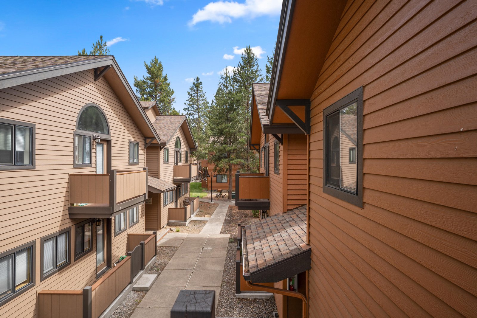56856 Enterprise Drive, # A2 photo 2
