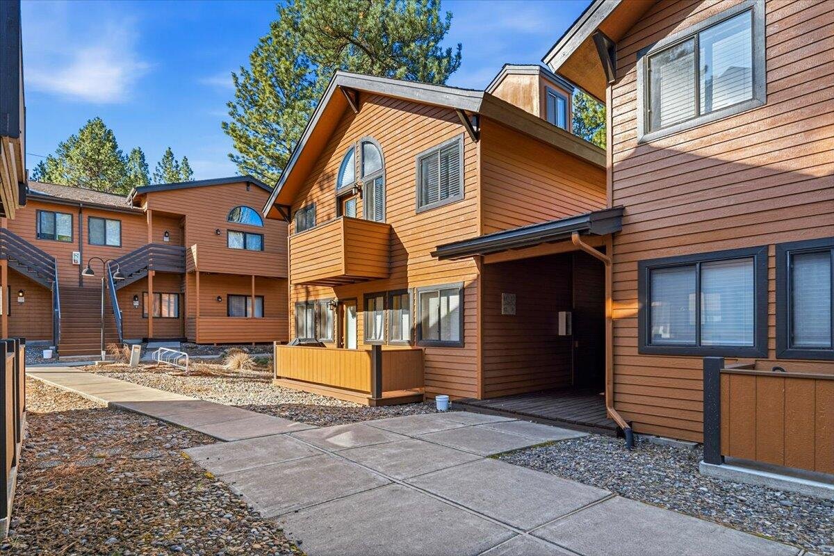 56856 Enterprise Drive, # E4 photo 2