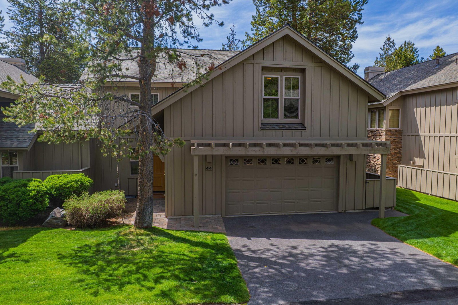 57129 Evergreen Loop, 44 photo 2