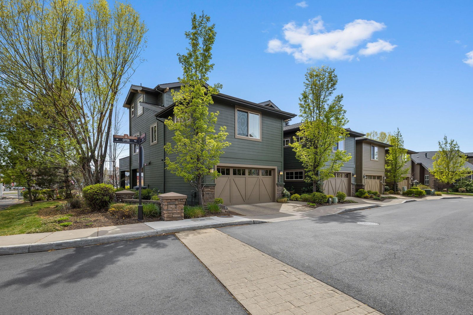 601 SW Otter Way photo 4