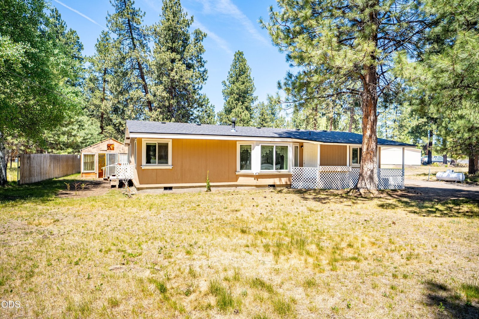 60245 Lakeview Drive photo 2