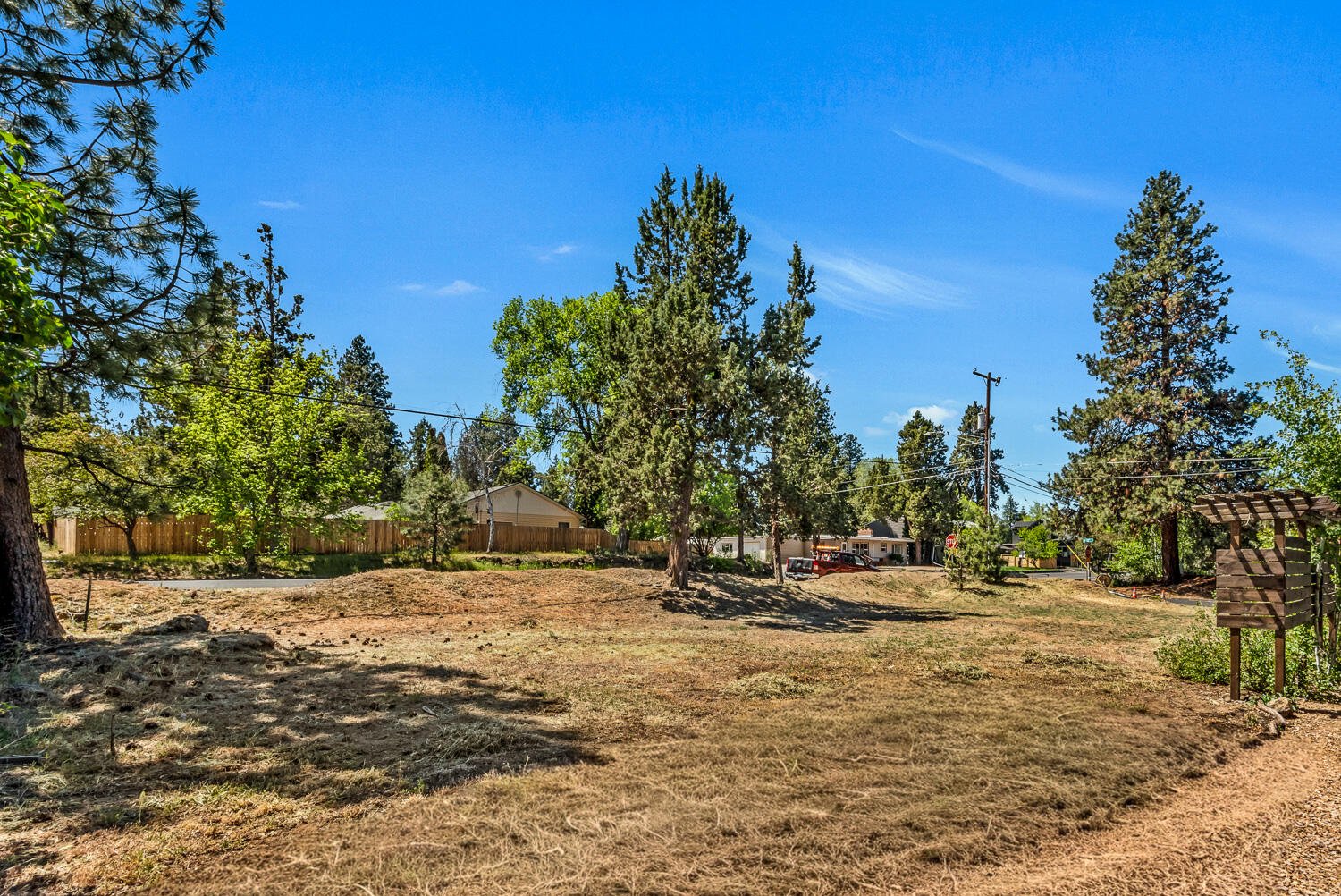 608 NE 10th Street photo 2