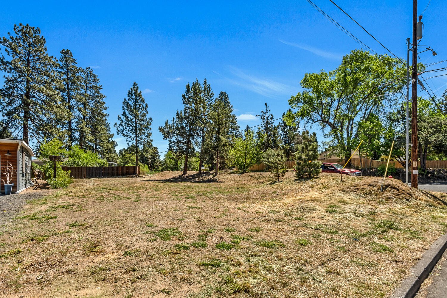 608 NE 10th Street photo 3
