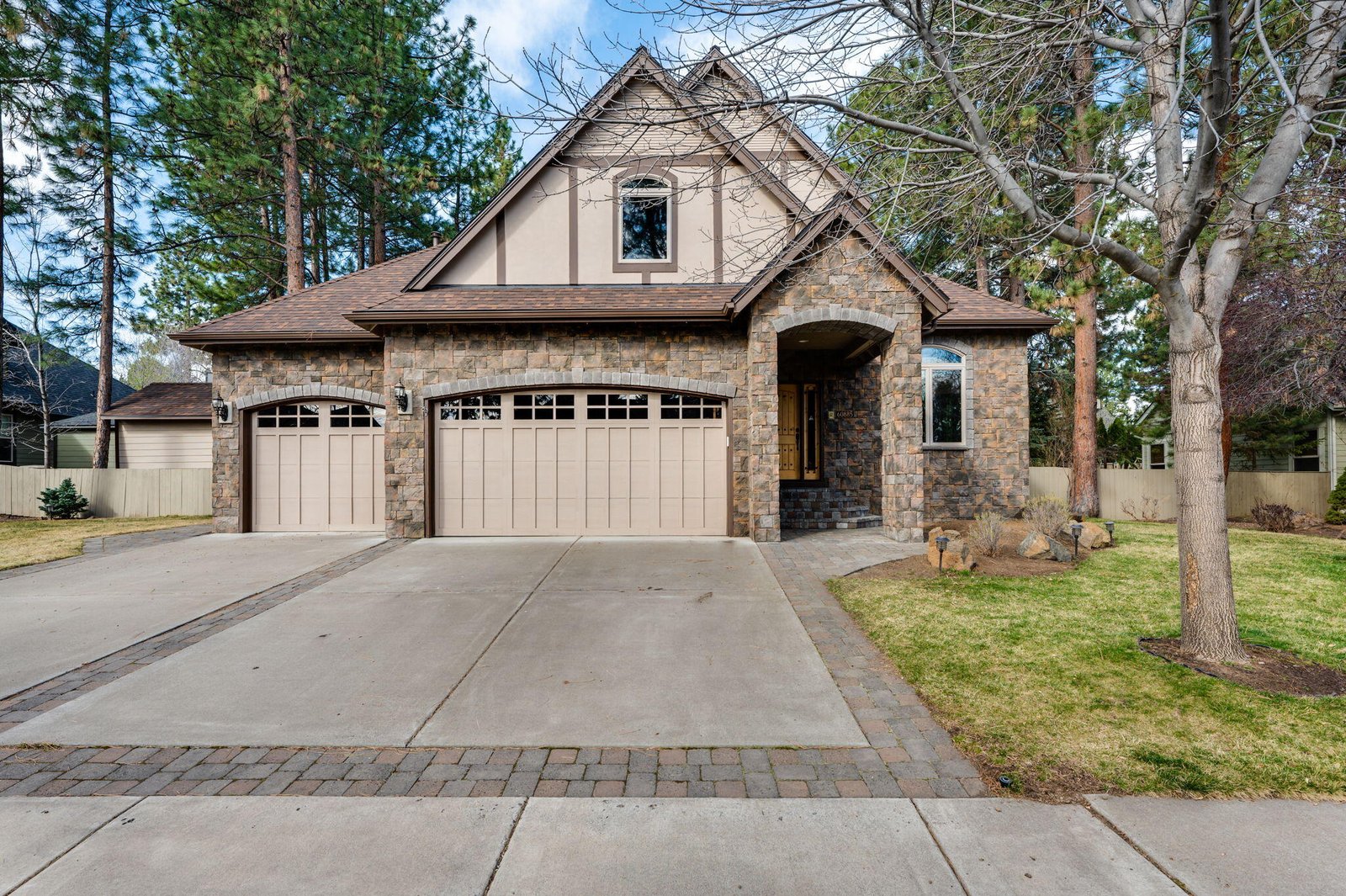 60885 Oasis Place — Bend, OR