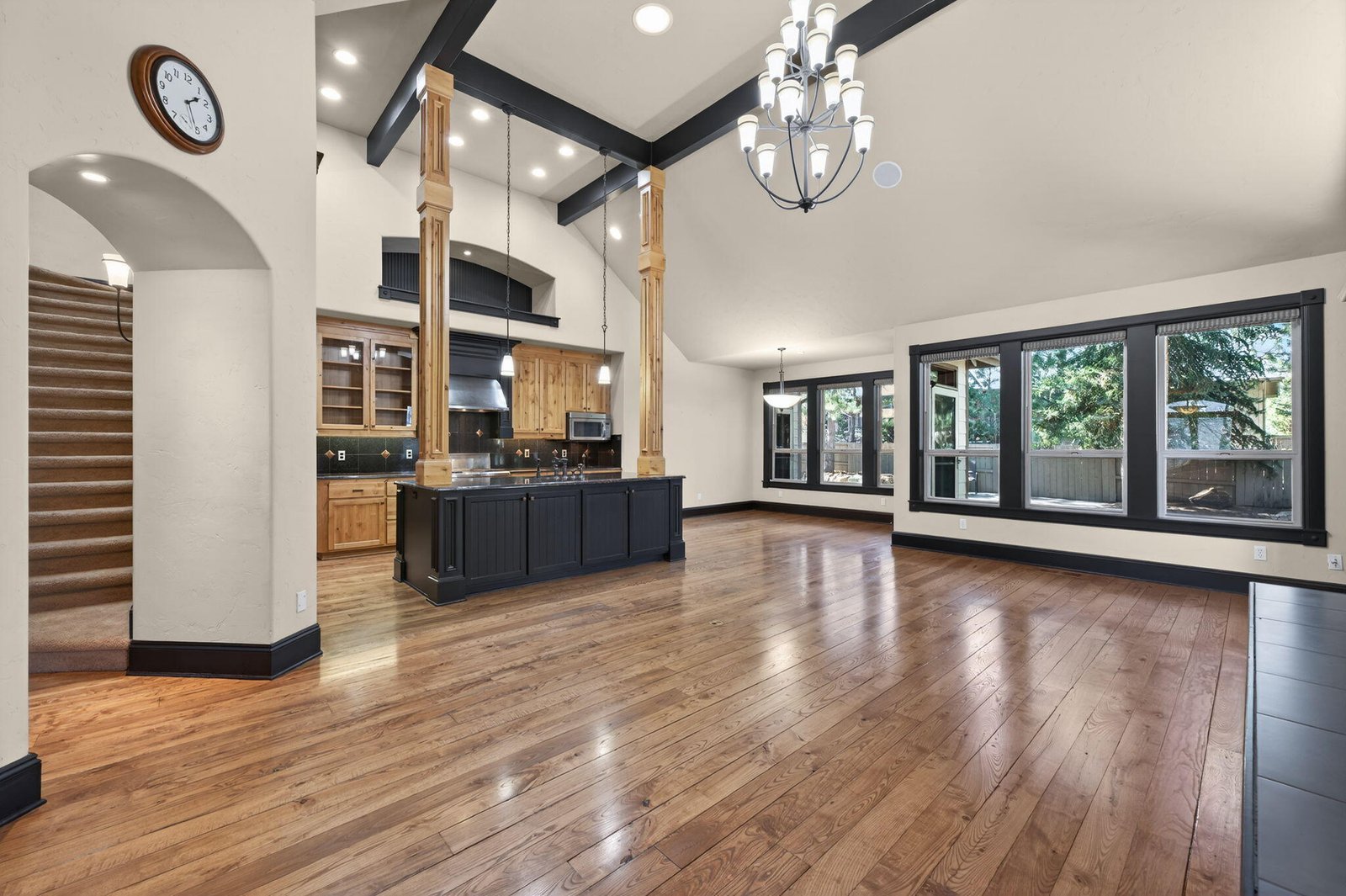 60885 Oasis Place photo 3