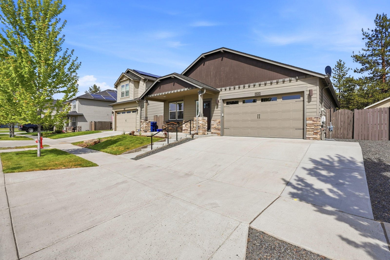 60930 SE Sweet Pea Drive photo 2
