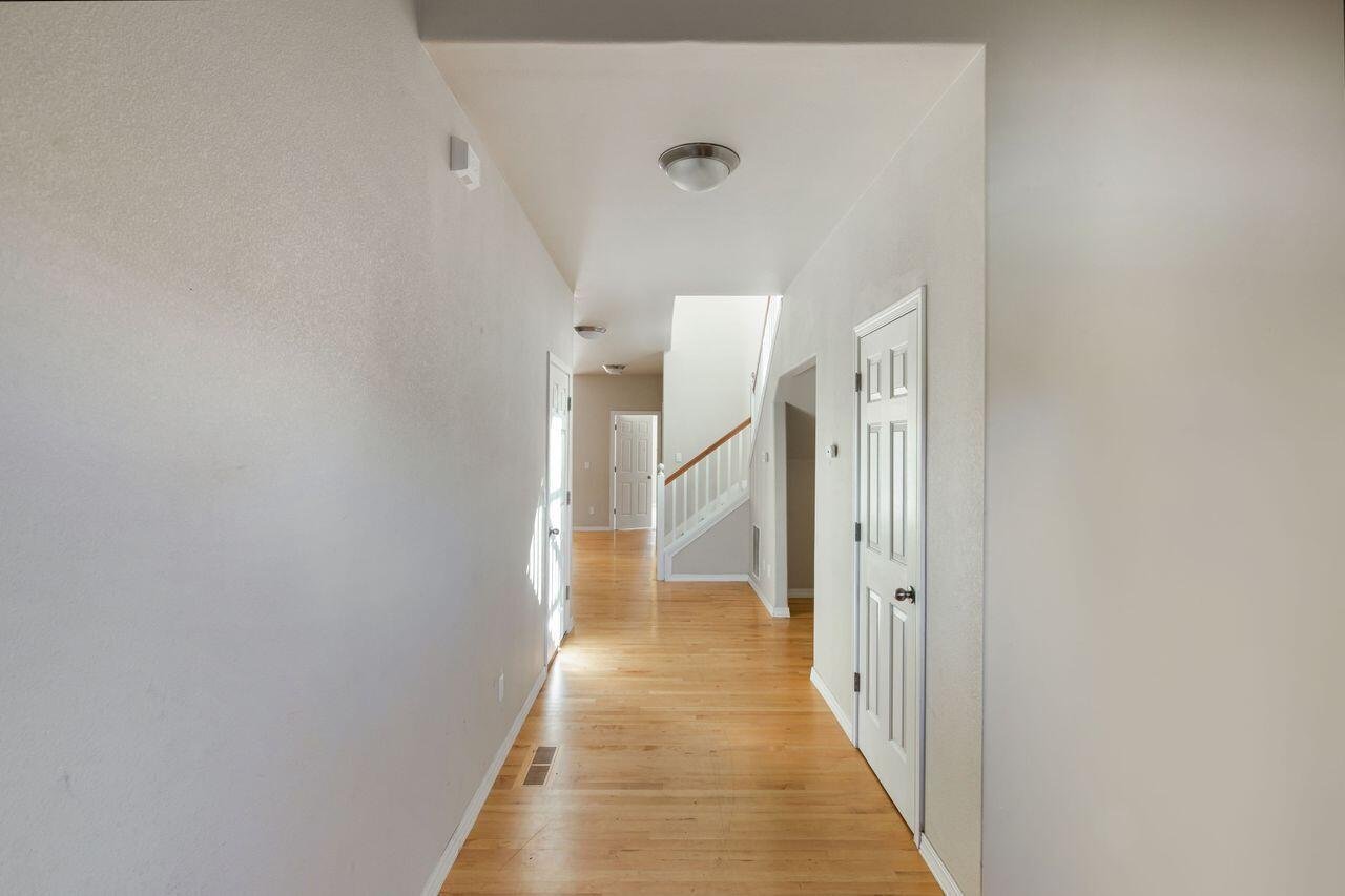 61148 Foxglove Loop photo 3