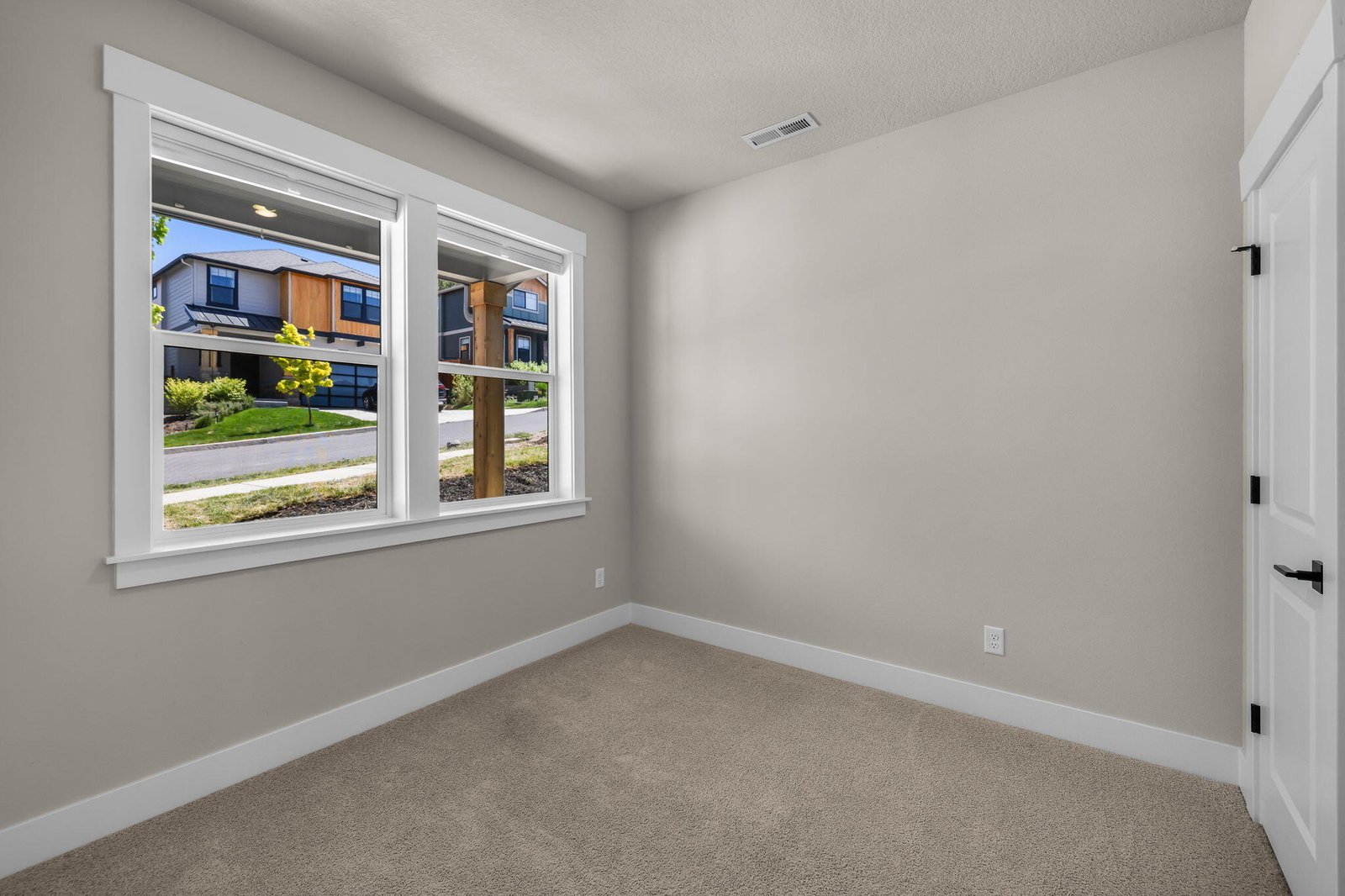 61197 SW Beverly Way photo 3