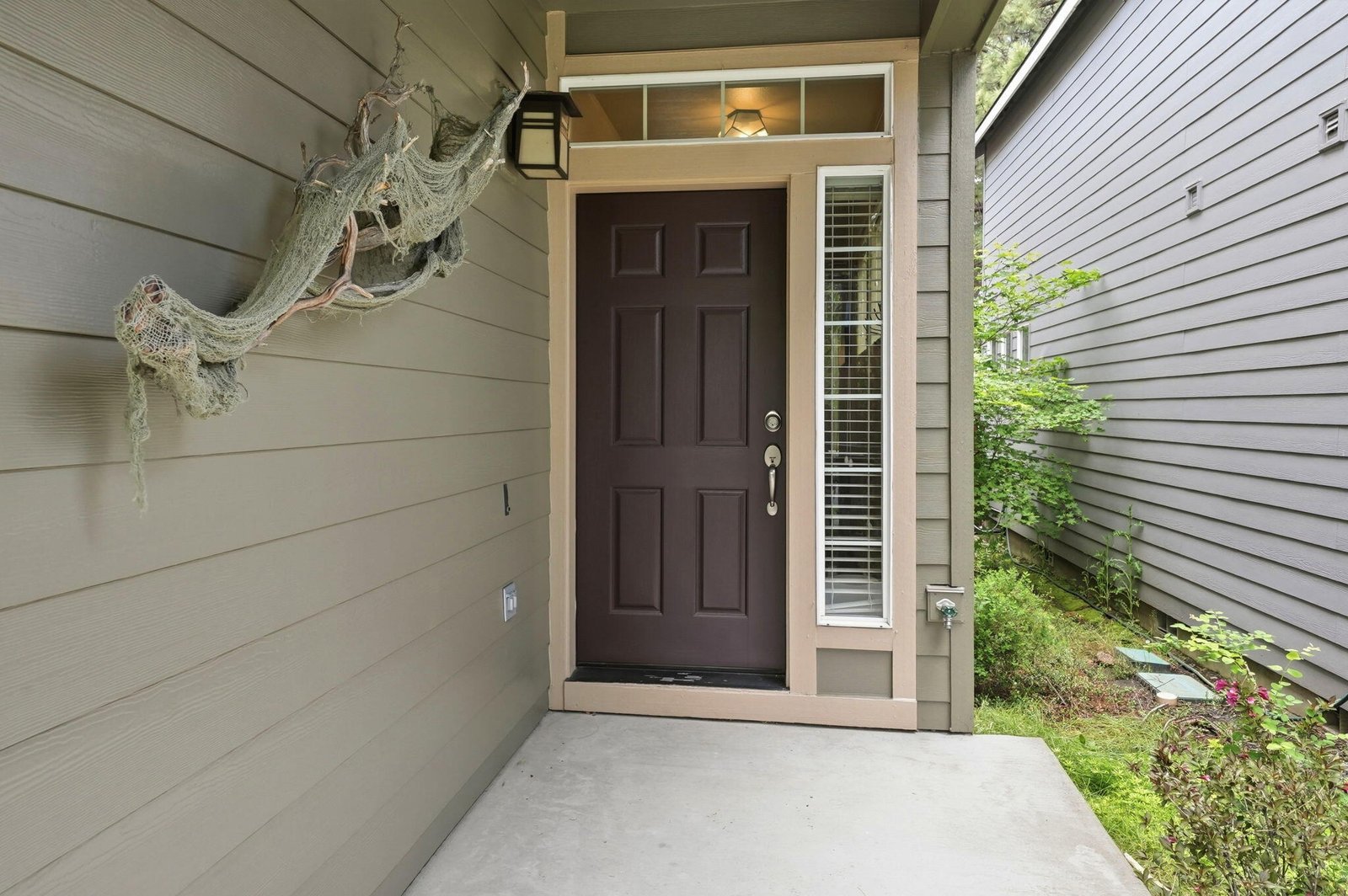 61302 Huckleberry Place photo 2