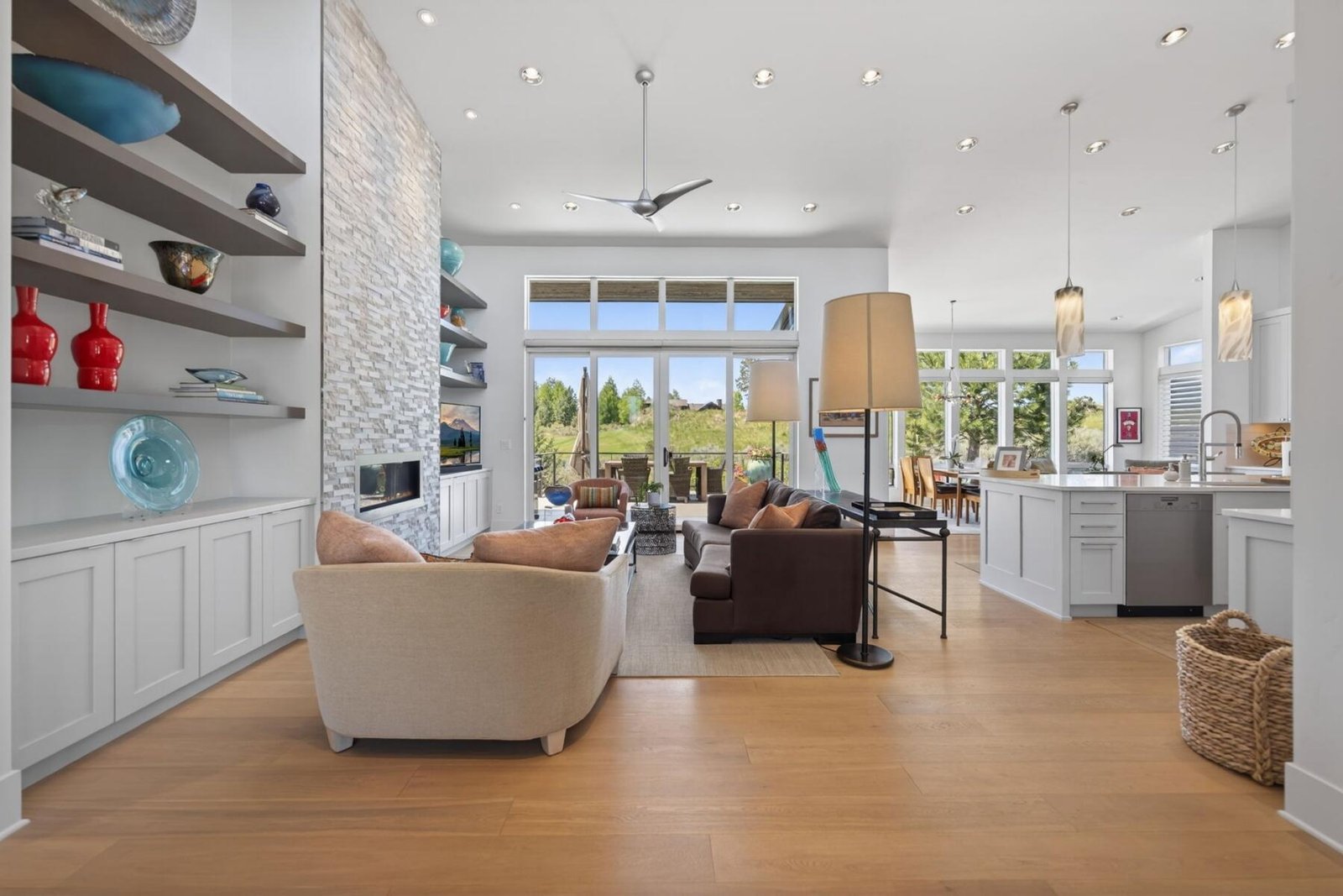 61487 Hackleman Court photo 4