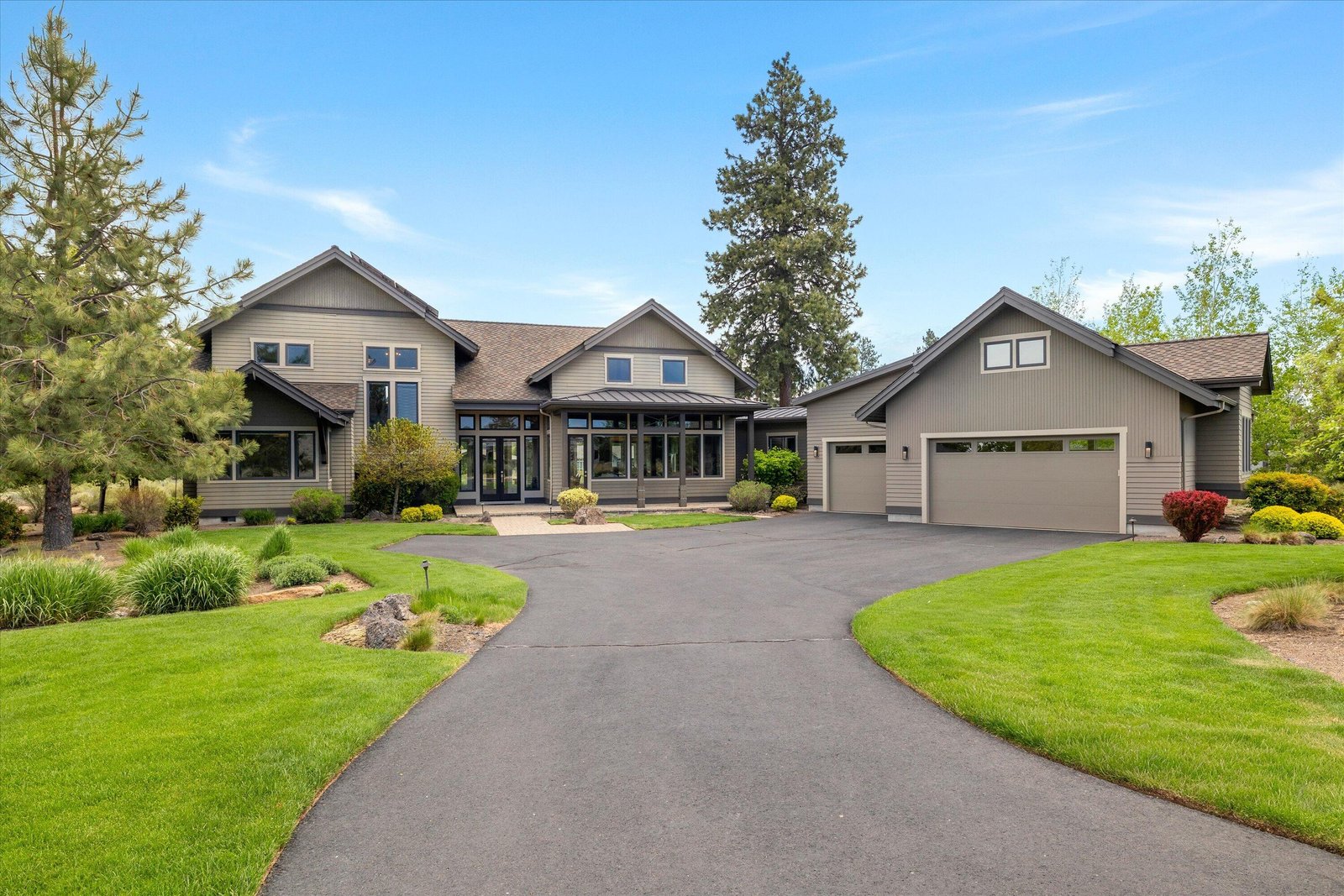 61636 Hosmer Lake Drive — Bend, OR