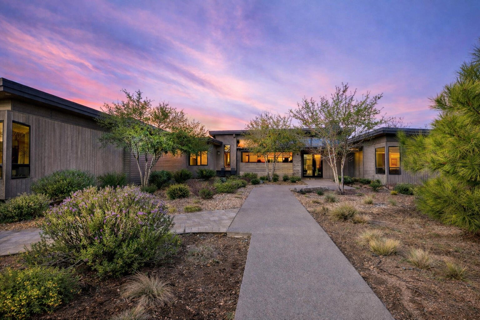 61785 Hosmer Lake Drive — Bend, OR