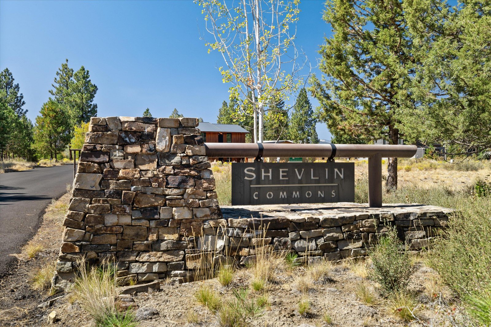 62765 NW Sand Lily Way photo 4