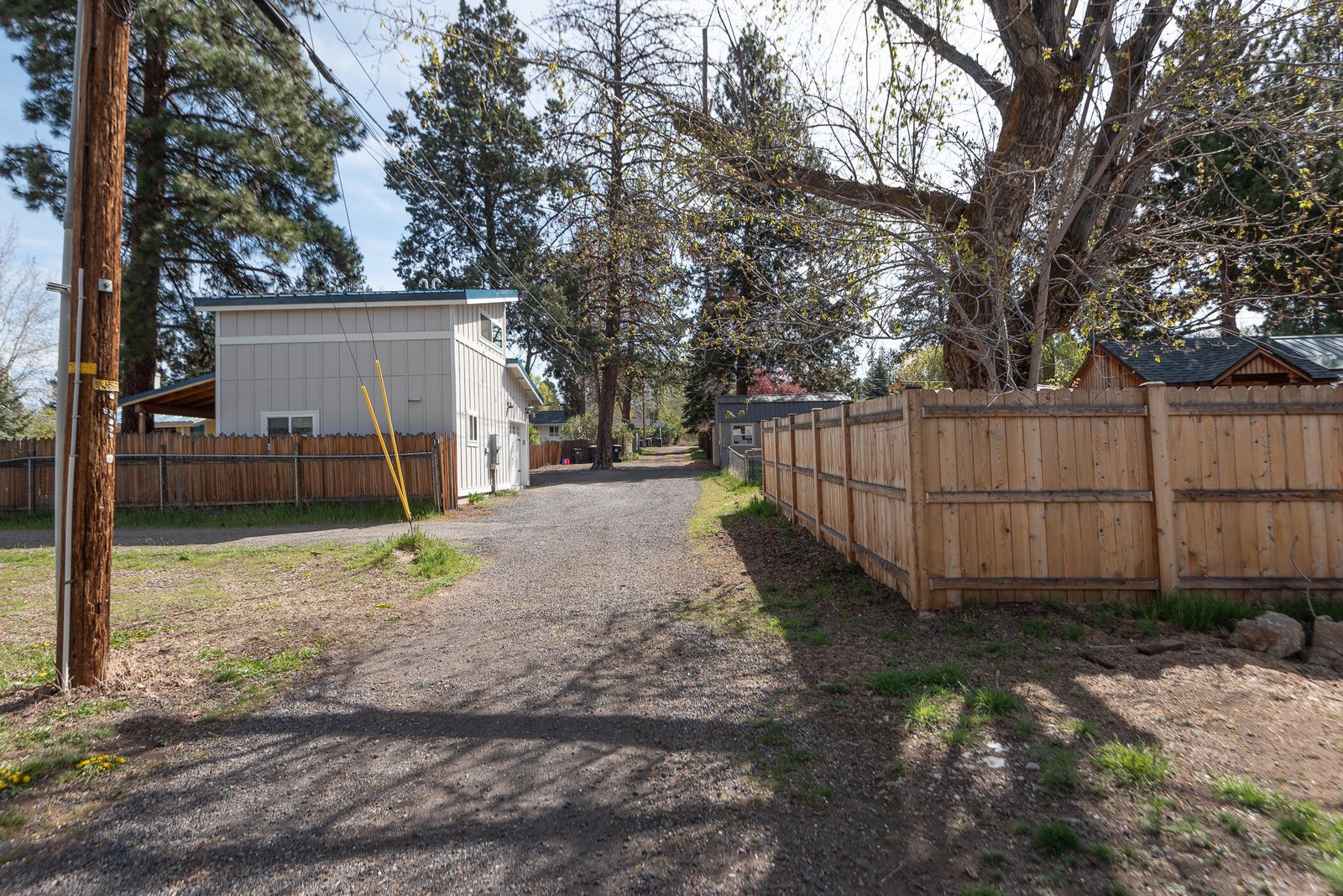 642 NE Seward Avenue photo 3