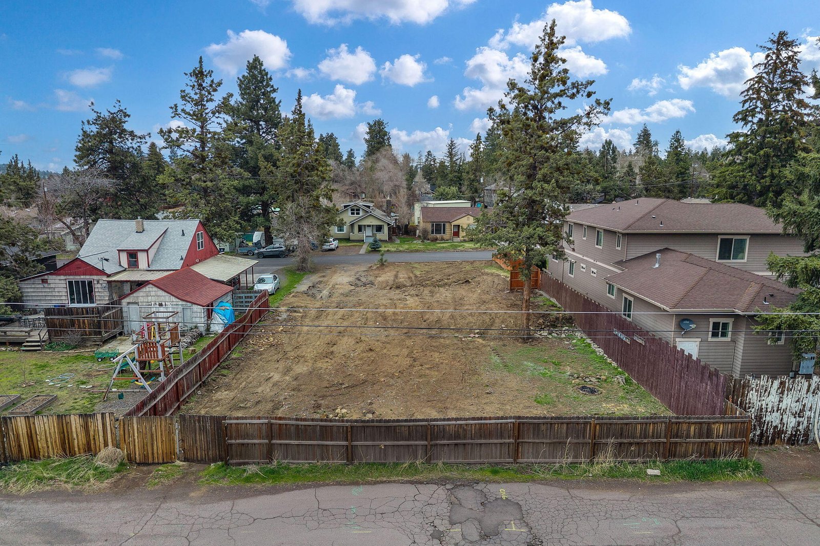 649 NE Kearney Avenue photo 5