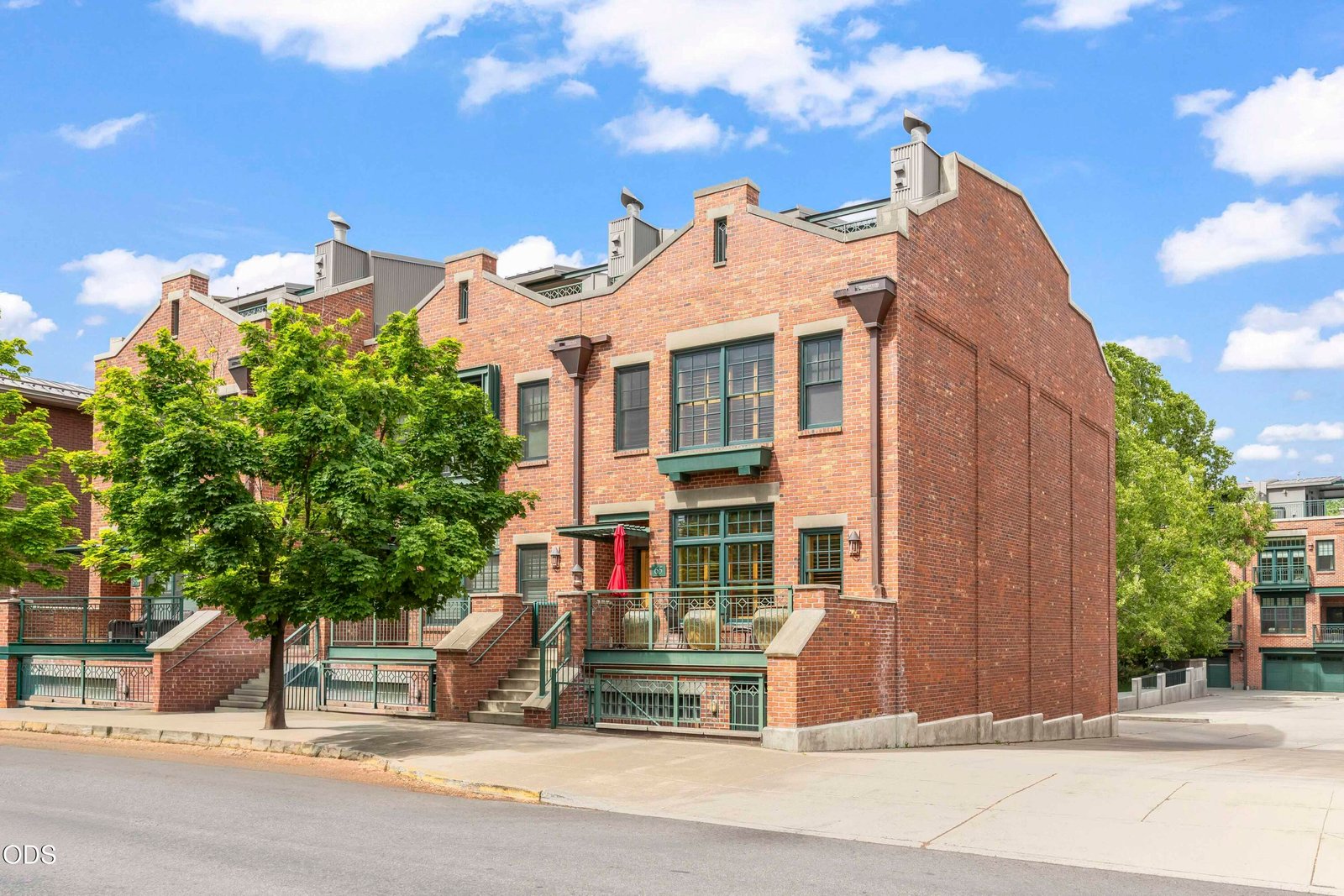 65 SW Bond Street photo 2