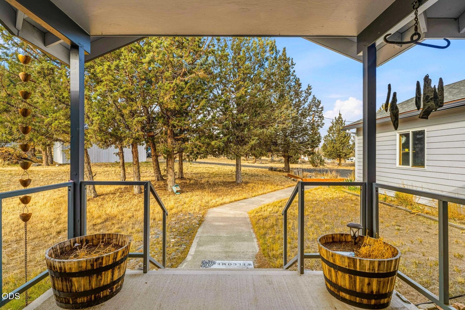 6678 SE Davis Loop photo 2