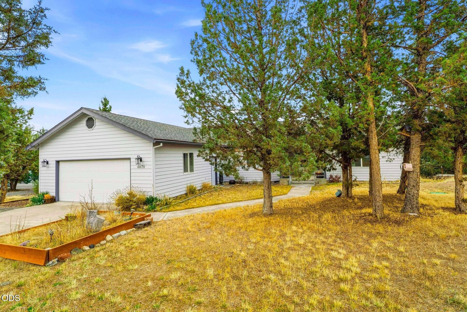 6678 SE Davis Loop photo 3