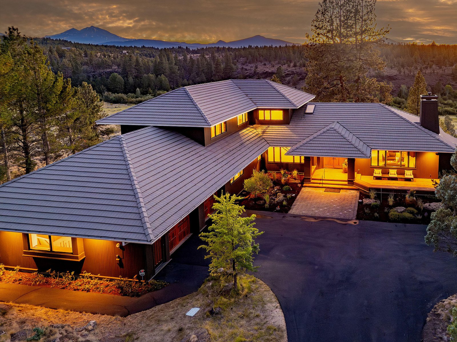 69305 Hawksflight Drive — Sisters, OR