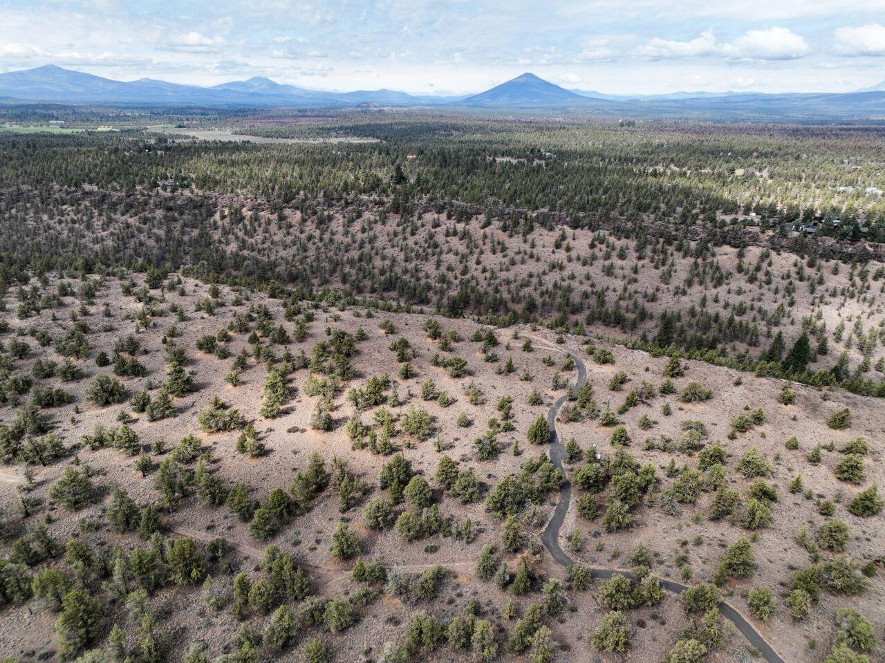 69740 McKenzie Canyon Road photo 5