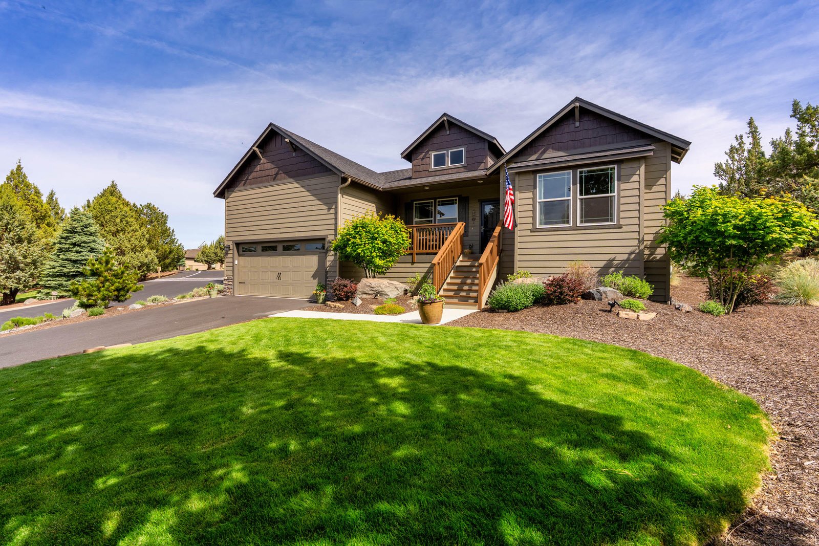 748 Widgeon Road photo 2