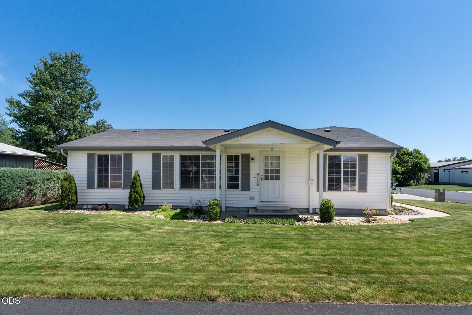 811 NE Paiute Court — Redmond, OR