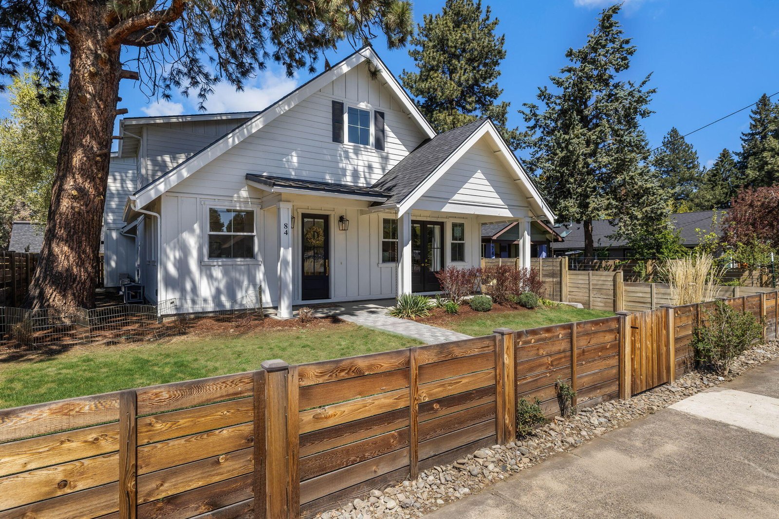 84 NW Portland Avenue photo 4
