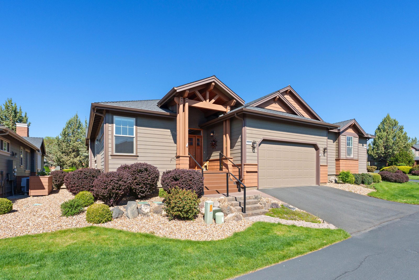 8413 Forest Ridge Loop photo 2