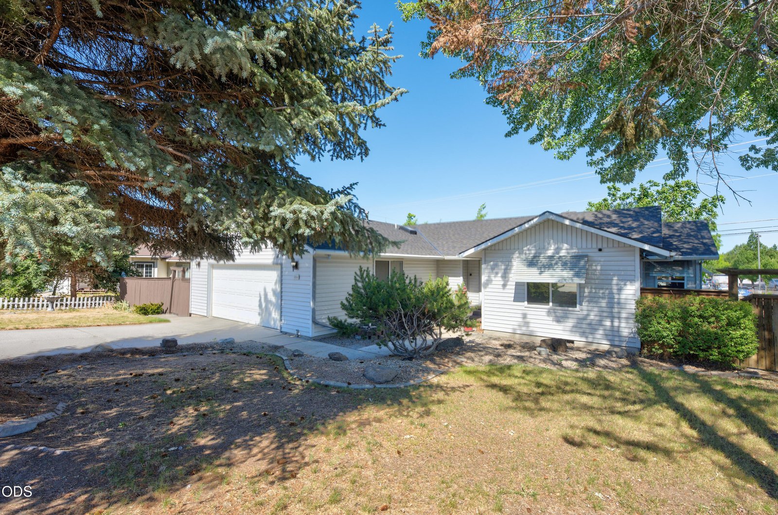 854 SW 23rd Court photo 2