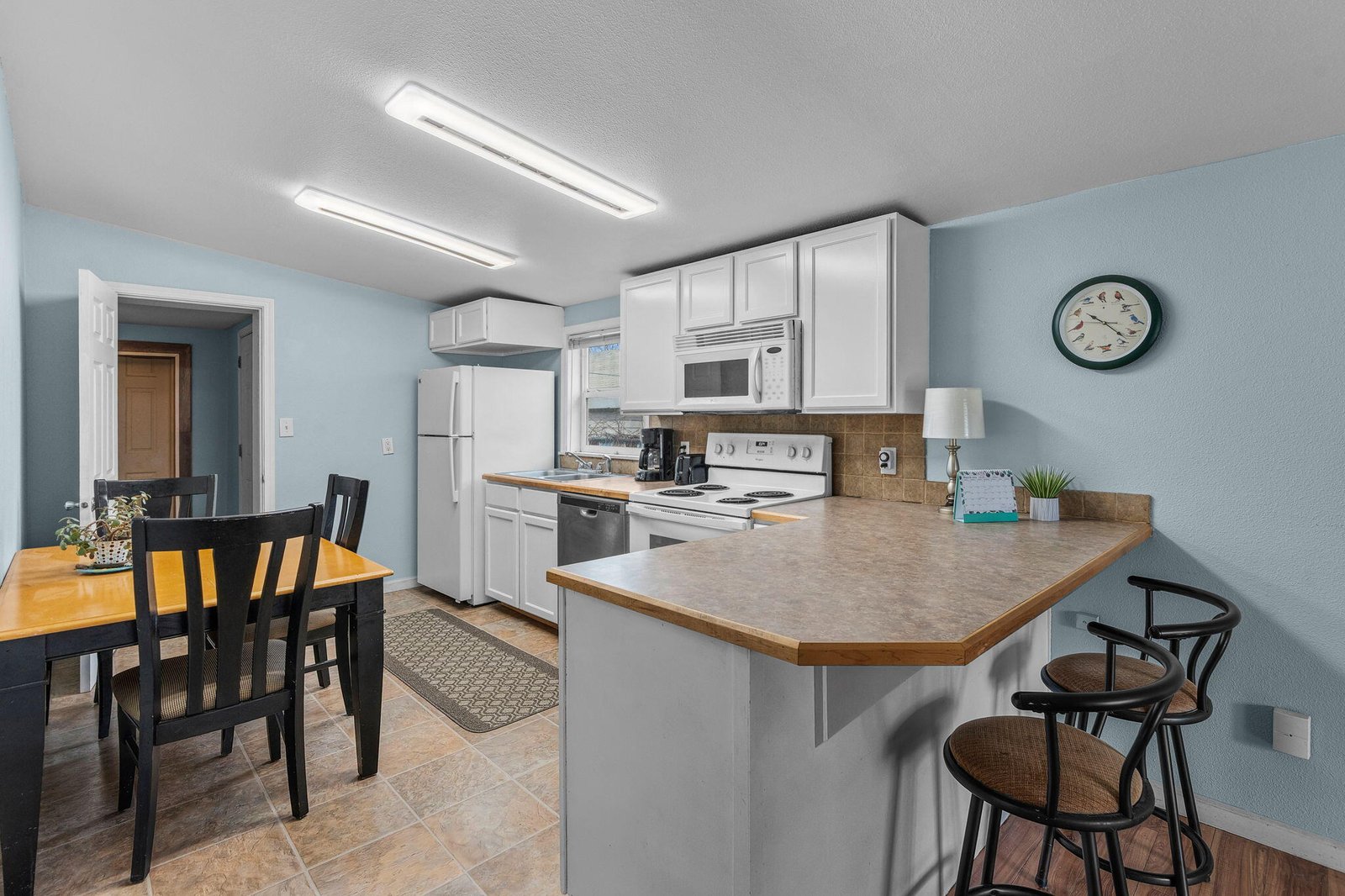 859 NW Ewen Street photo 4