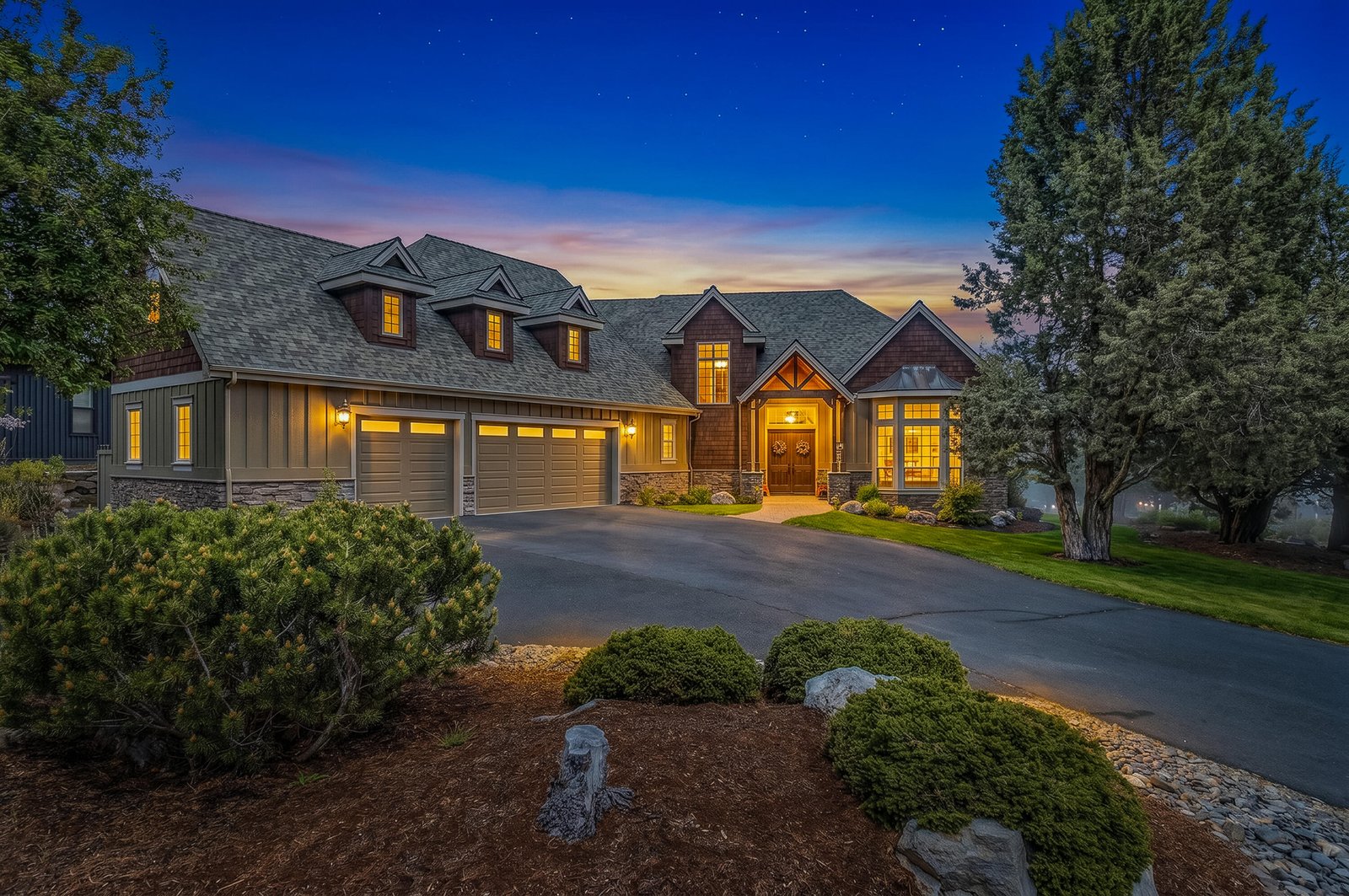 9009 Merlin Drive photo 2