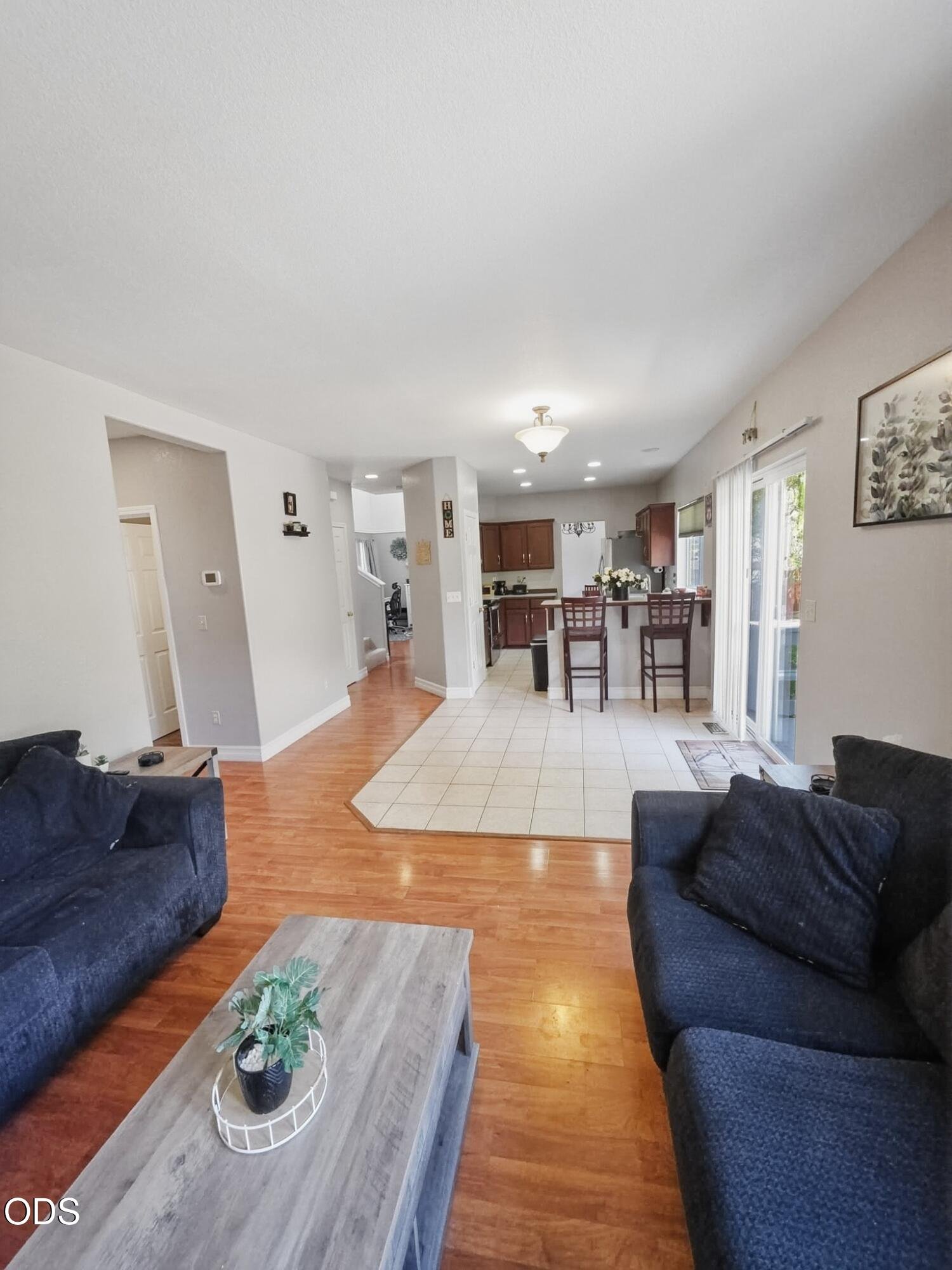 919 NW Oak Lane photo 2