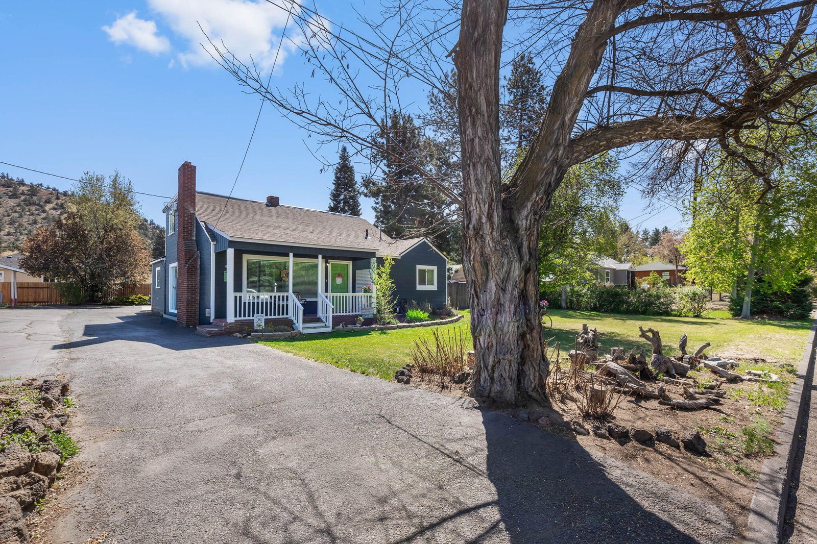 924 NE 9th Street photo 2