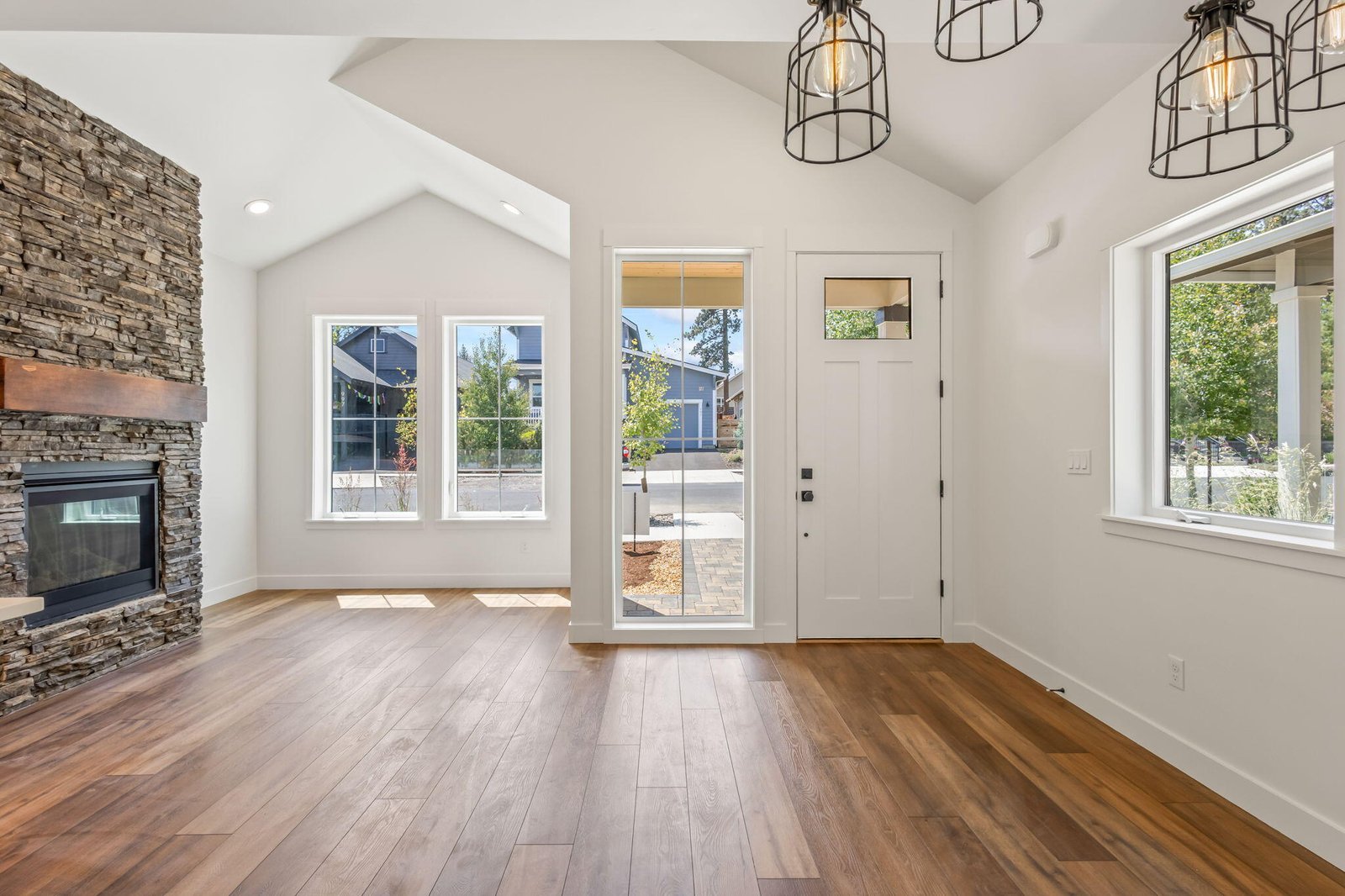 988 E Black Butte Avenue, 30 photo 3
