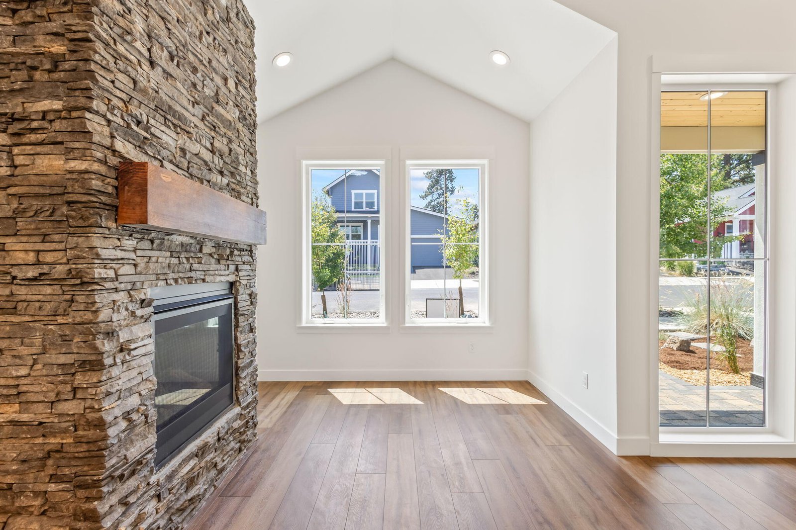 988 E Black Butte Avenue, 30 photo 5